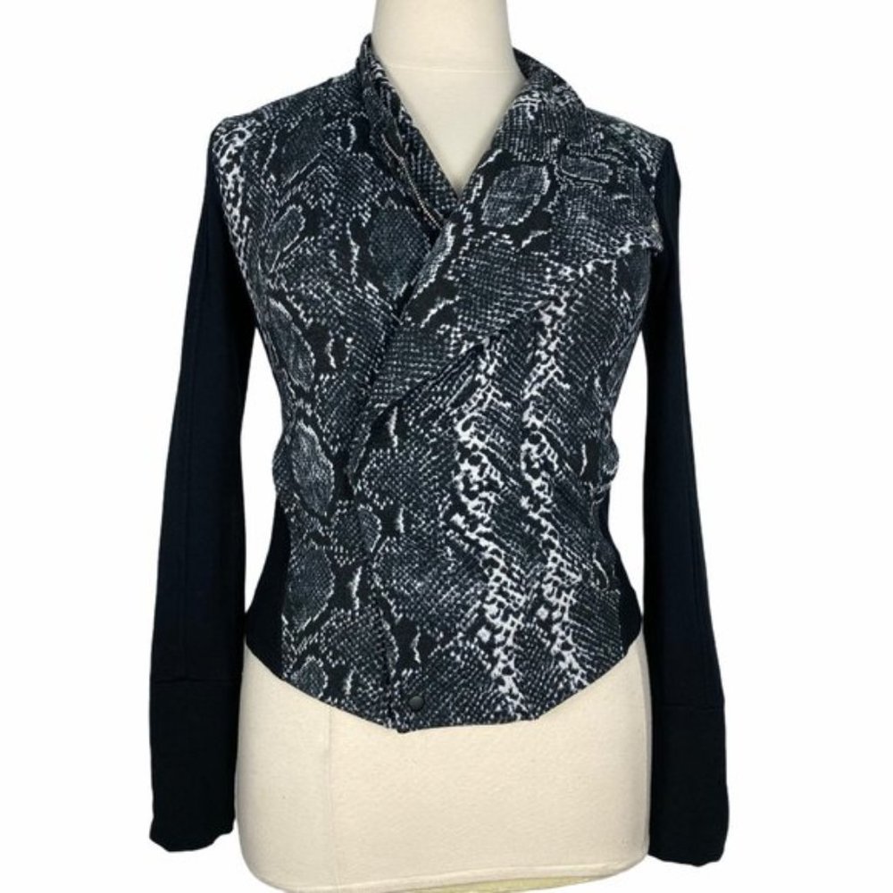 Rachel Rachel Roy Jacket‎ M Black White Snake Print Soft Stretch Knit Womens